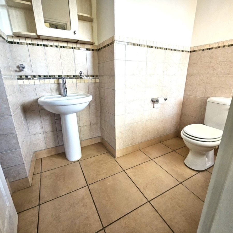 To Let 2 Bedroom Property for Rent in Waterval East North West